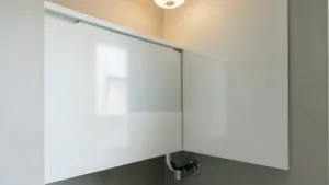 jak ukryć rury pod umywalką