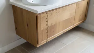 jaka wysokość szafki pod umywalkę nablatową