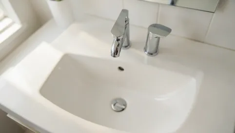 rozstaw pod baterię umywalkową